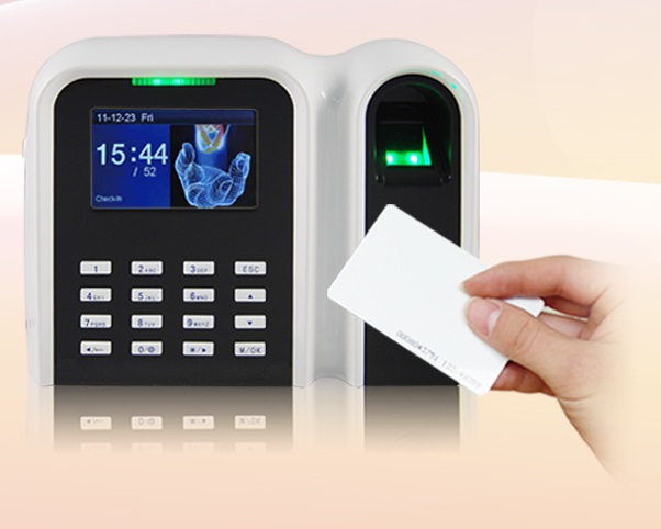Máy chấm công giúp tiết kiệm thời gian