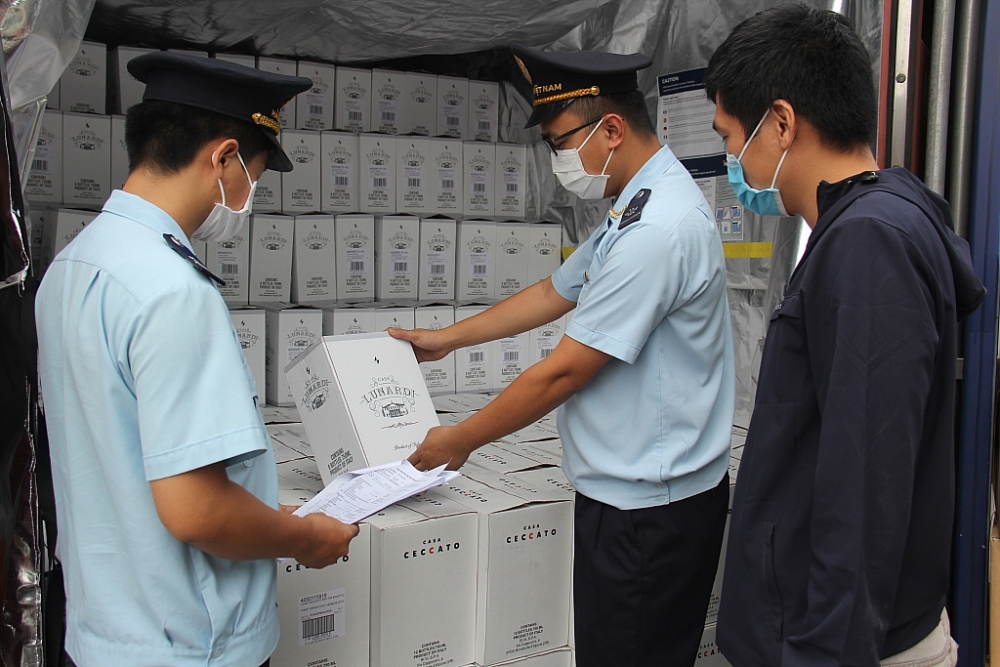 Rủi ro liên quan đến kiểm tra sau thông quan có thể phát sinh nếu DNCX không tuân thủ quy định và thiếu sự chuẩn bị.