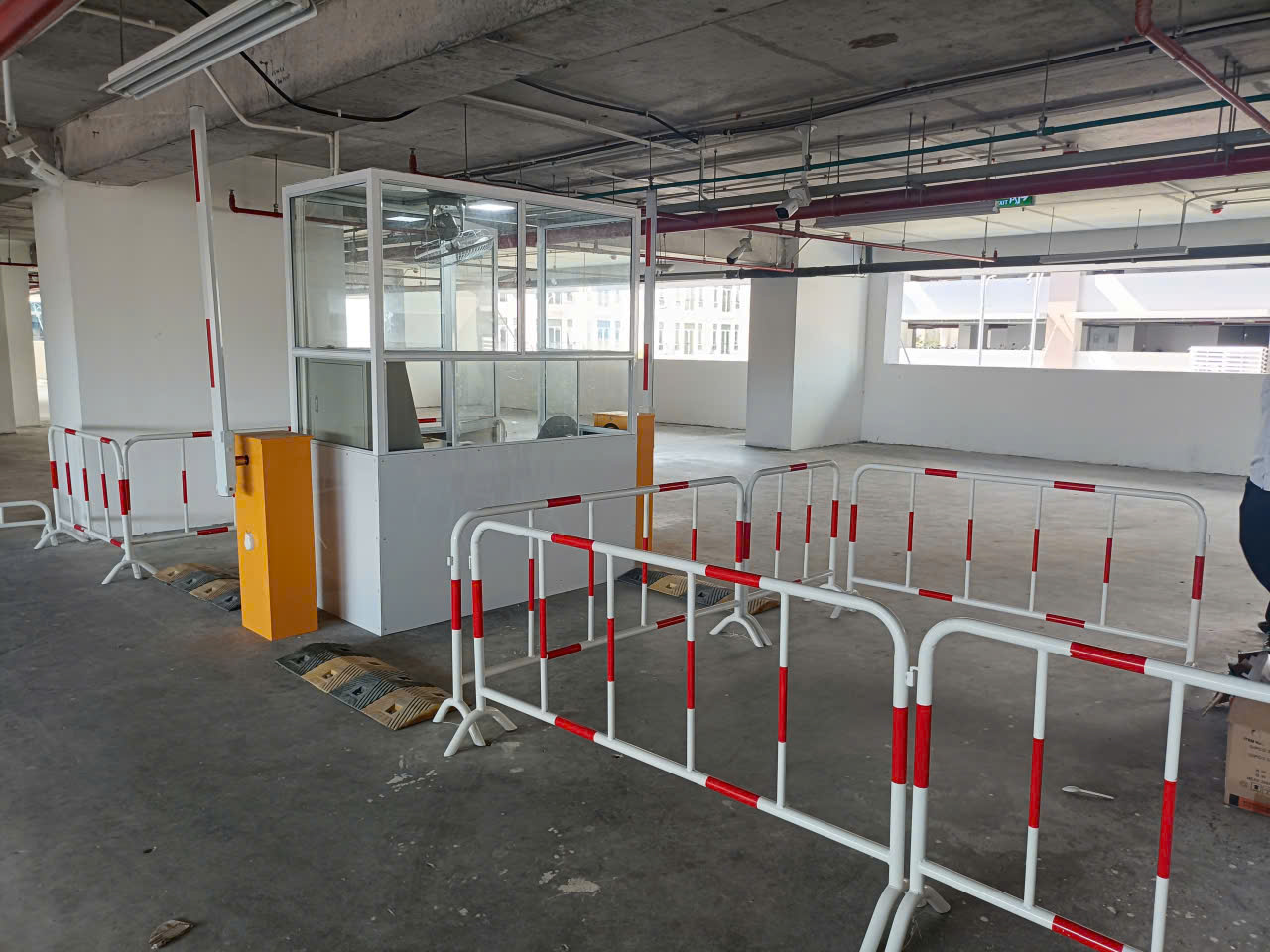 Không gian bãi xe được quy hoạch khoa học giúp tối ưu diện tích và đảm bảo lưu thông thuận tiện trong mọi khung giờ cao điểm