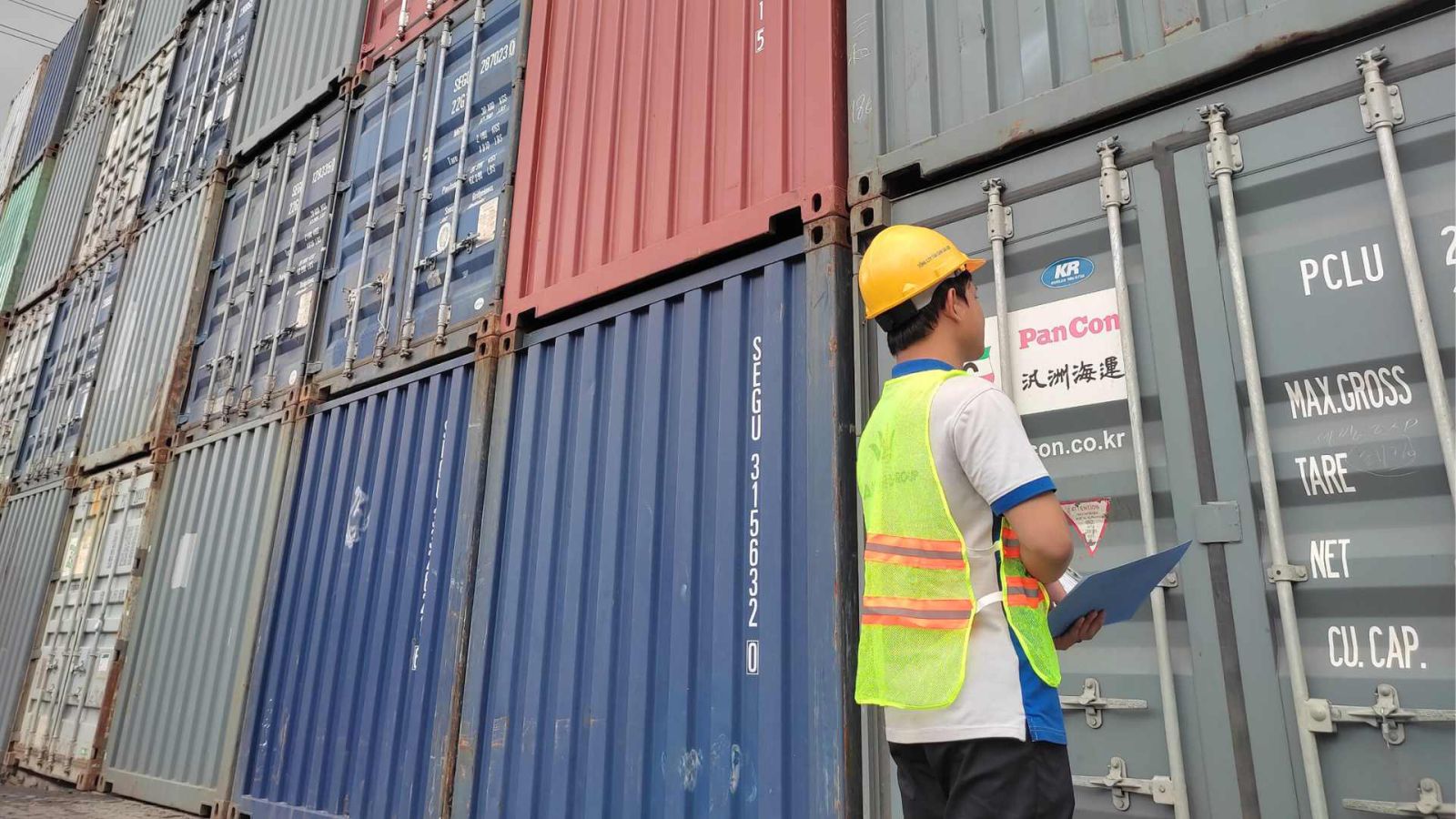 Đội ngũ chuyên gia giàu kinh nghiệm, am hiểu sâu sắc pháp luật và quy trình hải quan