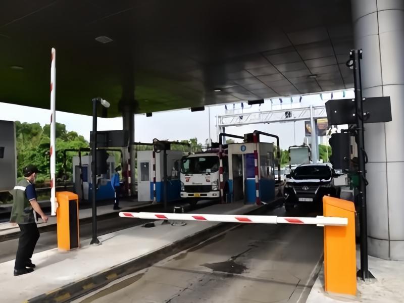 Barie trạm thu phí tự động có bộ xử lý thông minh, đáp ứng yêu cầu tại trạm thu phí tự động