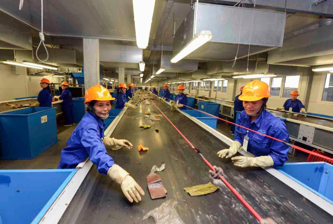 Tùy tính chất và khả năng tái sử dụng, phế liệu, phế phẩm sẽ được phân loại để áp dụng phương thức xử lý khác nhau