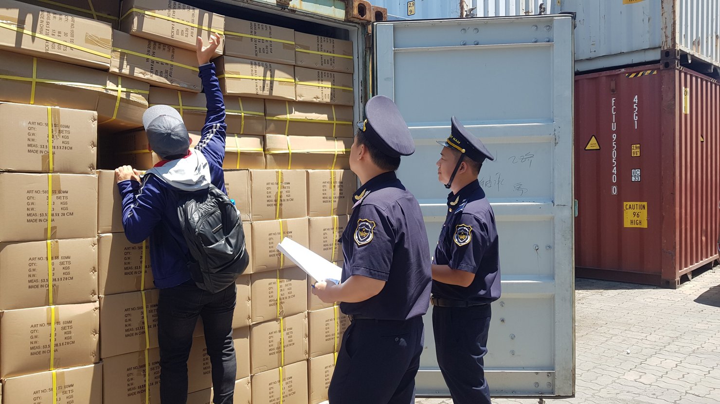 Quy trình xuất khẩu phế liệu, phế phẩm cần tuân thủ chặt chẽ các bước khai báo và thông quan