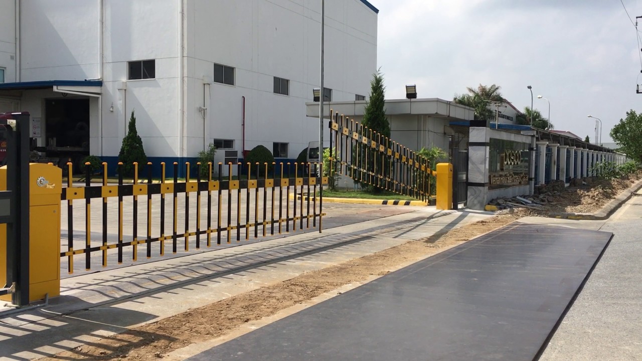 Barrier hàng rào dùng cho bệnh viện với mục đích tăng cường kiểm soát lượng người đi bộ và xe máy ra vào