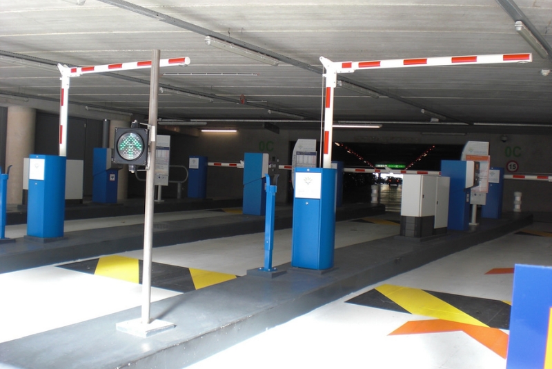 Barrier cần gập phù hợp với các không gian hầm xe chung cư, trung tâm thương mại hạn chế chiều cao
