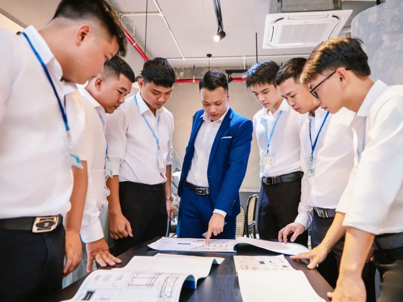 Đội ngũ nhân viên Nhật Thực làm việc chuyên nghiệp, tận tâm