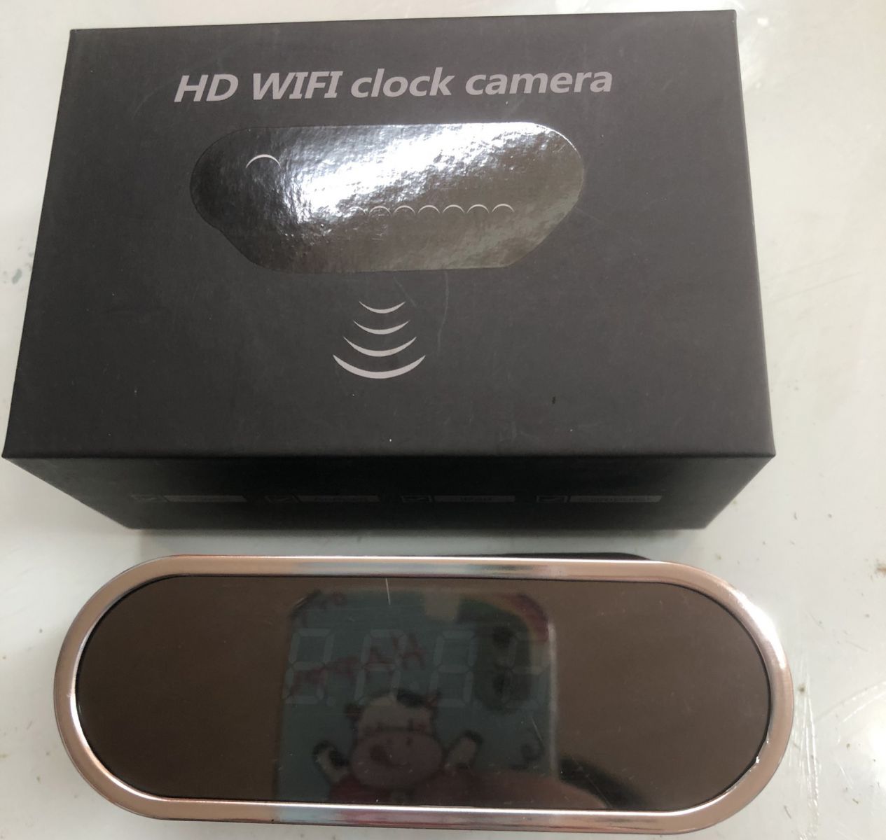 Mẫu camera ngụy trang mini dạng đồng hồ để bàn