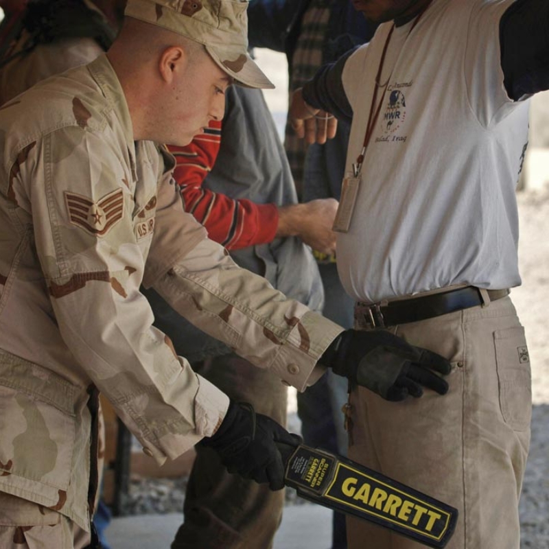 Máy dò kin loại cầm tay GARETT 1165190-USA