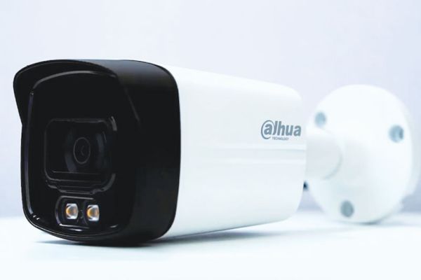 Mua camera Dahua 1239TLMP-LED tại Nhật Thực Camera