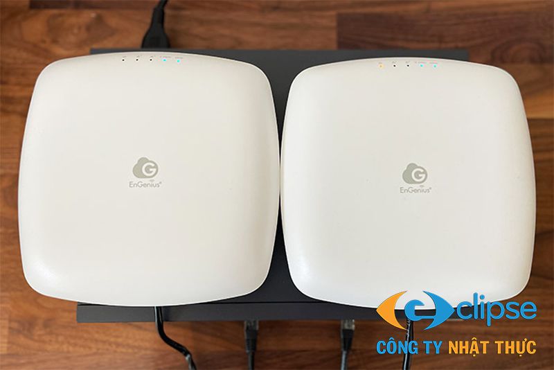 Thiết bị thu phát vô tuyến kèm phụ kiện Engenius ECW130