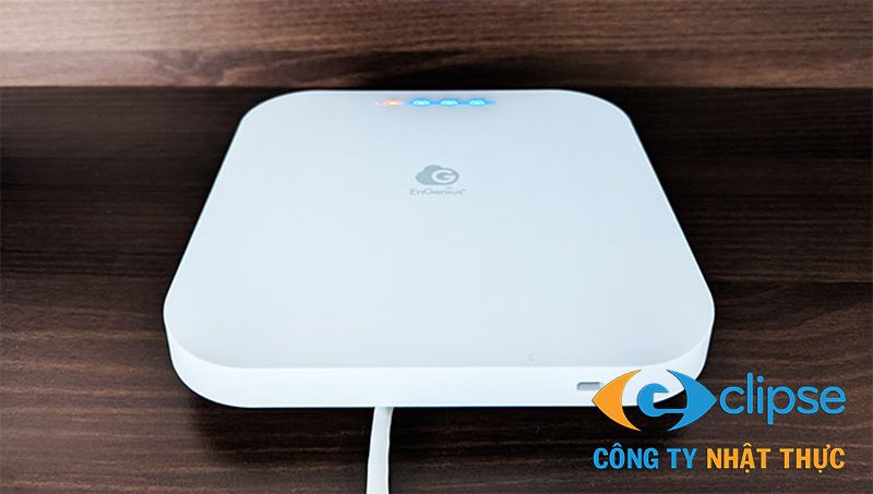 Thiết bị thu phát vô tuyến kèm phụ kiện Engenius ECW220S