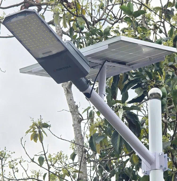 Đèn đường năng lượng mặt trời 600W JINDIAN JD-Z600