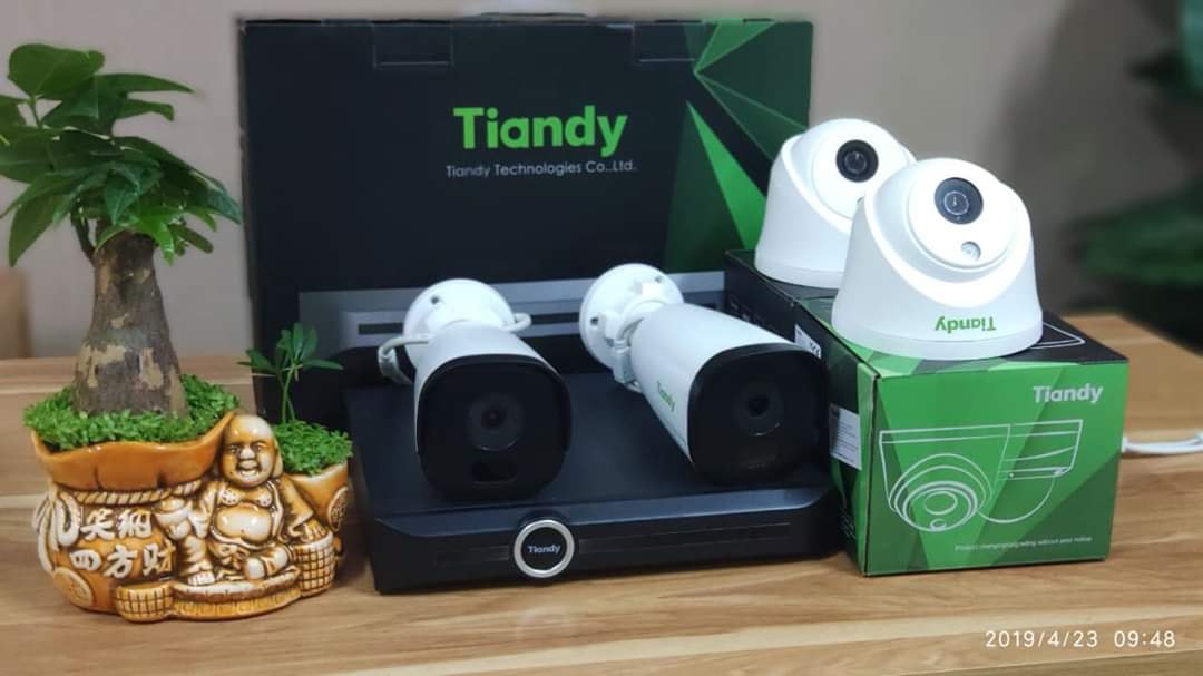 Đầu thu camera và camera