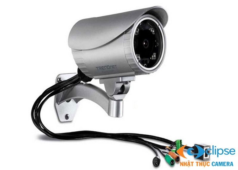 nên dùng camera có dây hay không dây