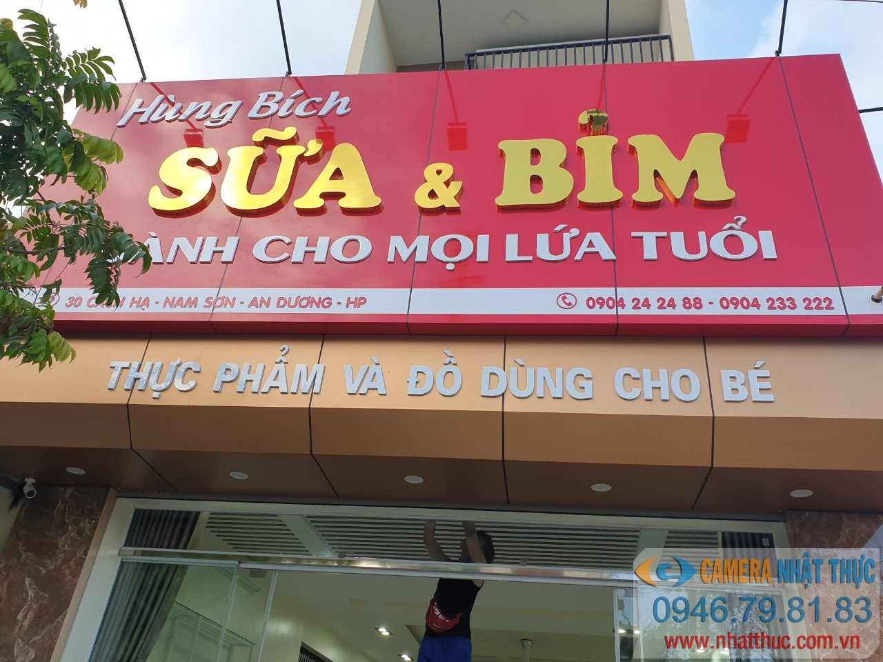 lắp đặt camera bên ngoài cửa ra vào