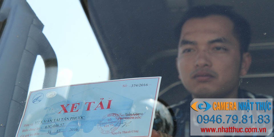 Một xe đã được gắn phù hiệu hoạt động