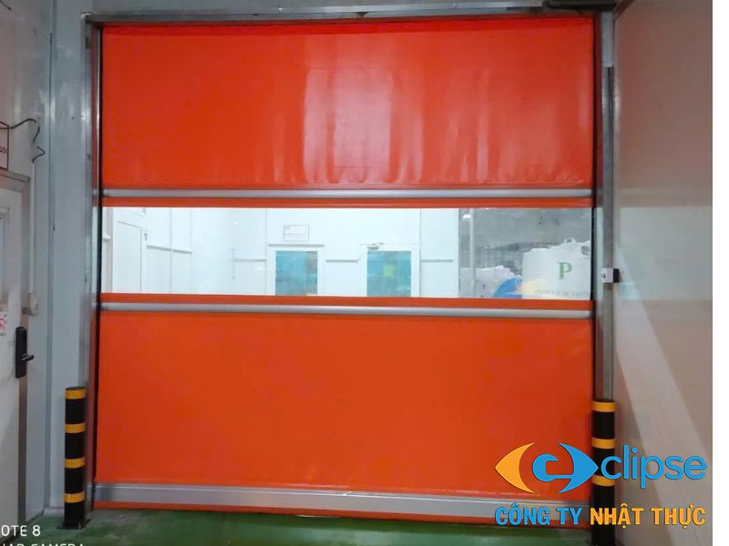 Màn cửa cuốn nhanh đóng mở linh hoạt nhờ hệ thống cảm biến thông minh