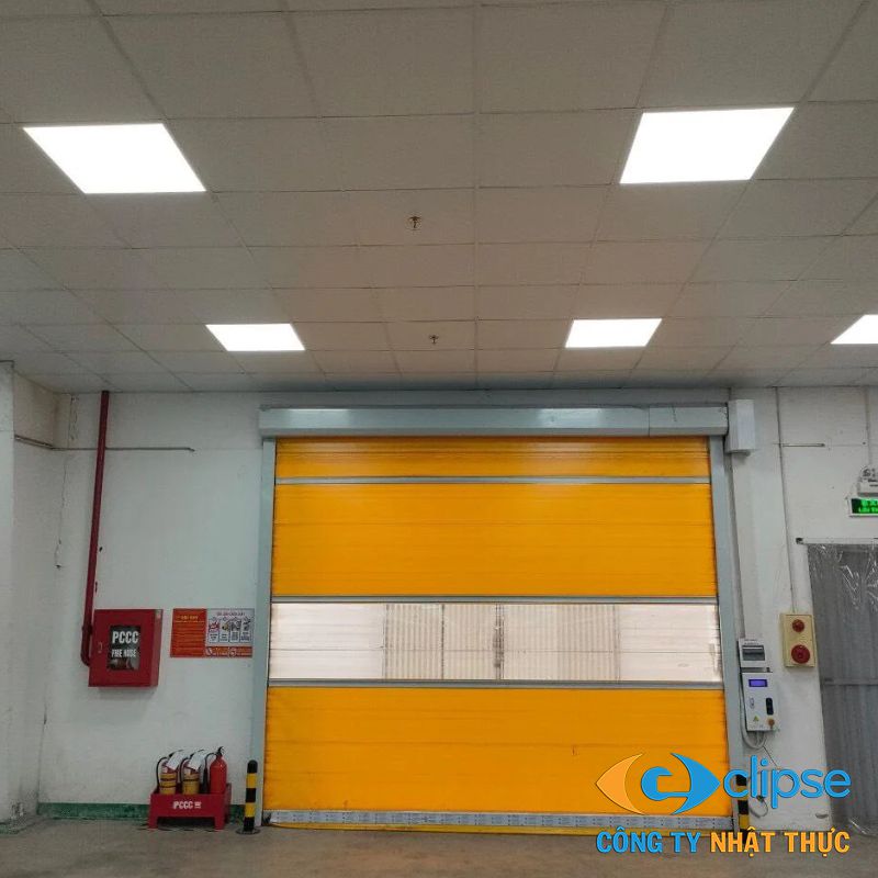 Cửa cuốn nhanh Đức sử dụng trong nhà máy