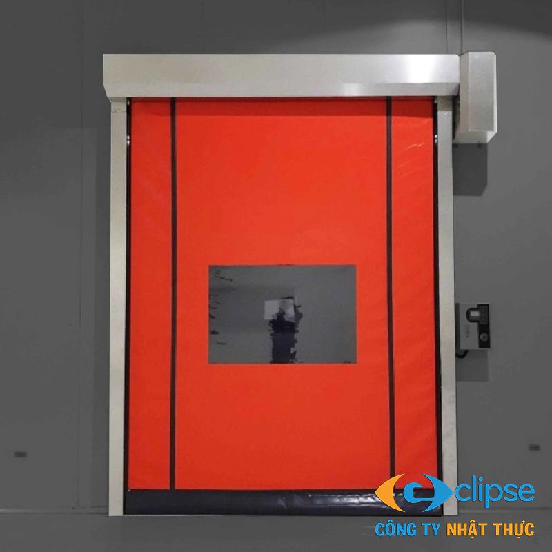 Cửa cuốn nhanh cách nhiệt tự khôi phục