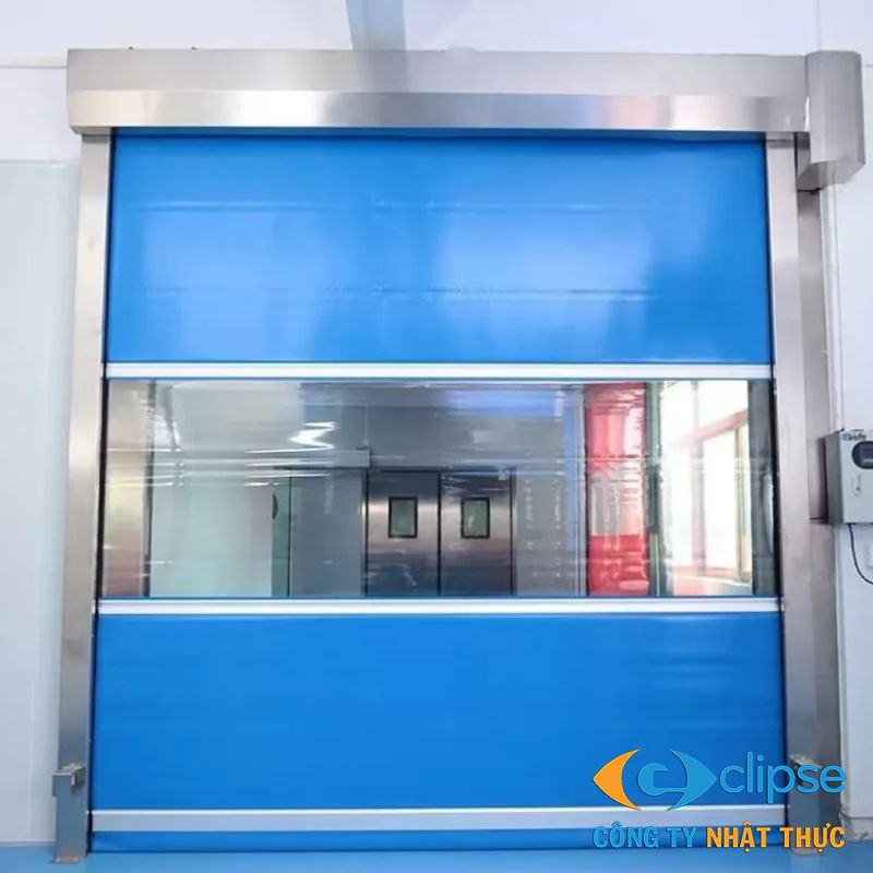Cửa cuốn nhanh phòng sạch hỗ trợ kiểm soát bụi giữa các khu vực