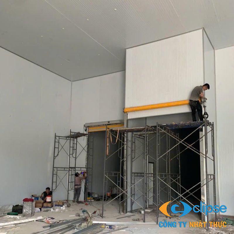 Quy trình thi công lắp đặt cửa cuốn nhanh PVC chuẩn kỹ thuật
