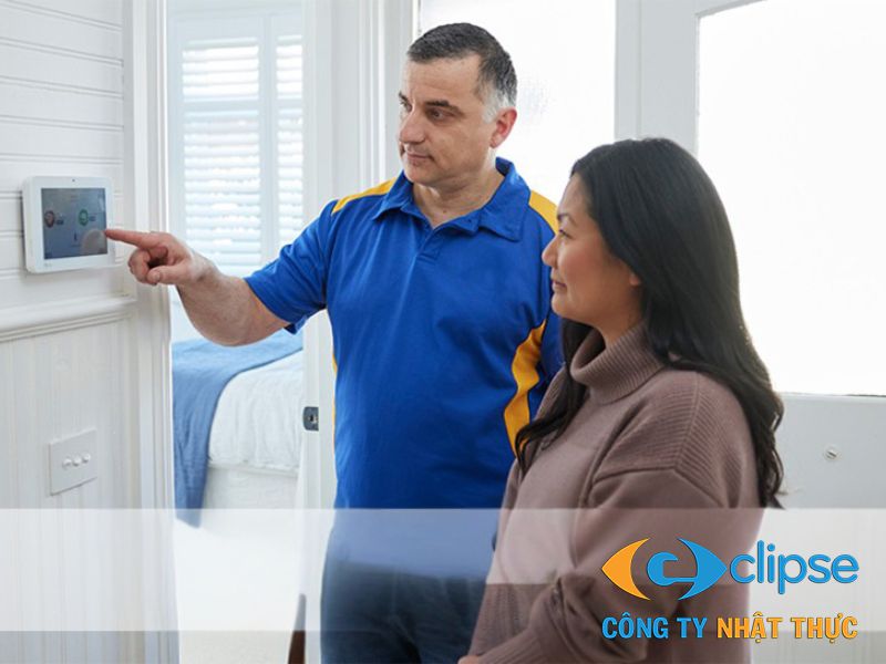 Việc vệ sinh định kỳ giúp cảm biến cửa từ tránh được các báo động giả.