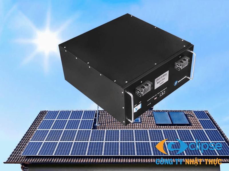 Mạch điện tử thông minh kết hợp với pin lithium cao cấp giúp tối ưu hiệu suất đèn.