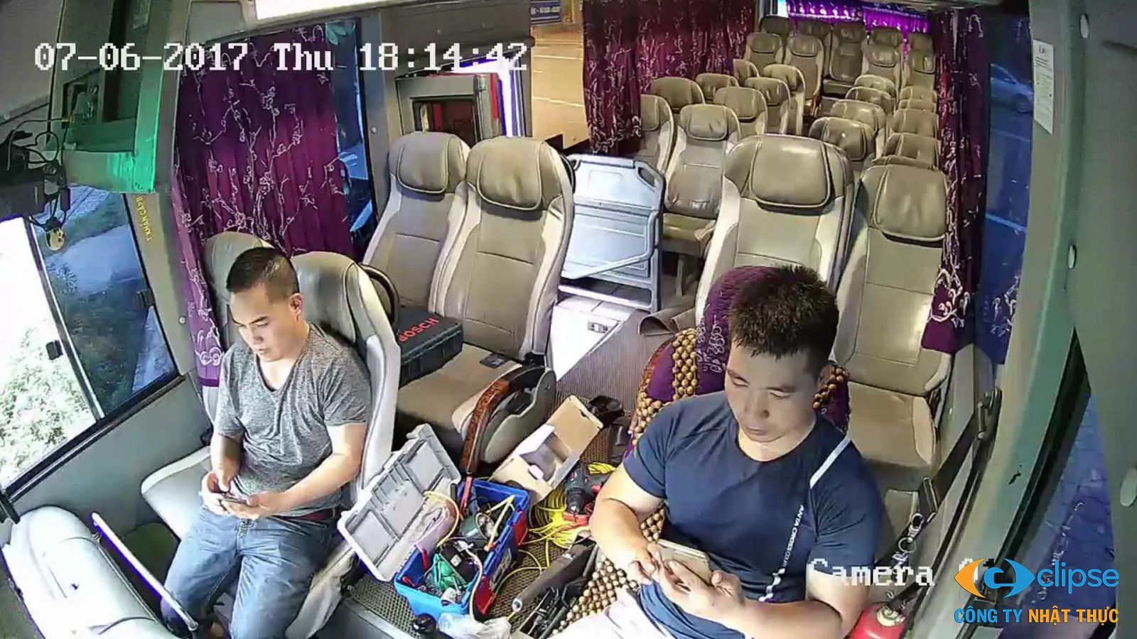 Màn hình hiển thị dữ liệu camera kiểm tra độ ổn định trước khi bàn giao xe