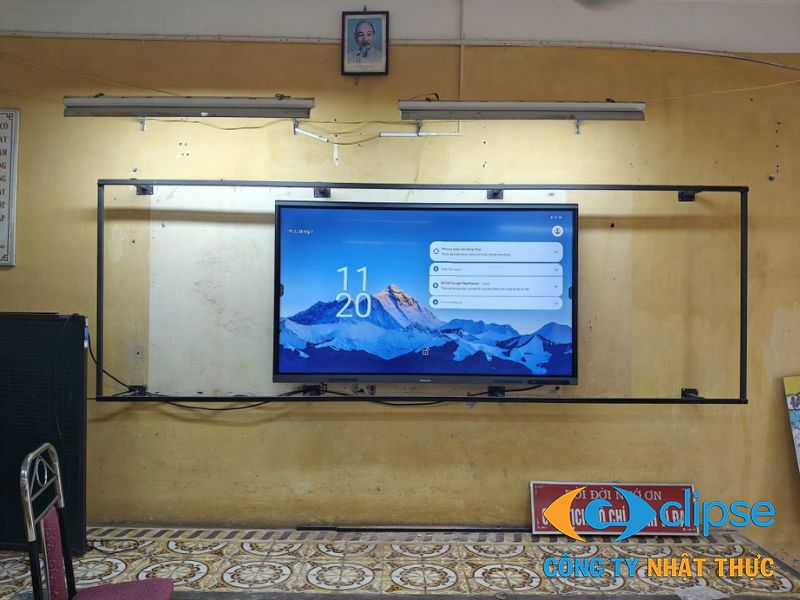 Thiết bị hỗ trợ giảng dạy từ xa giúp kết nối giáo viên và học sinh hiệu quả.