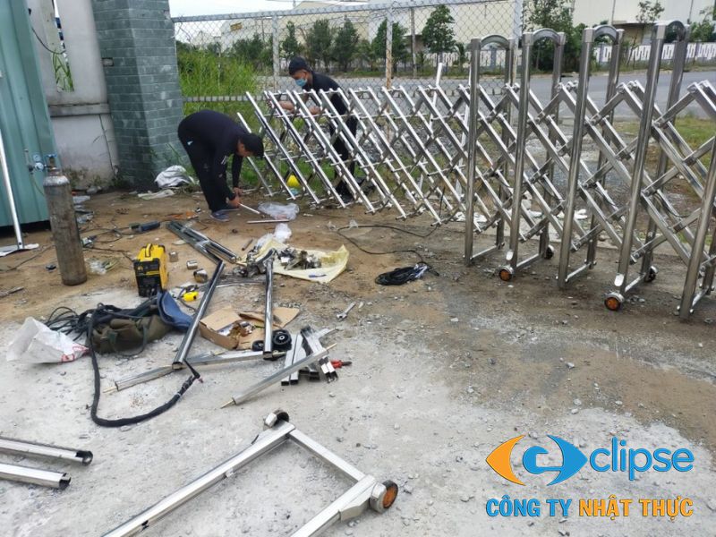 Nhật Thực cung cấp dịch vụ lắp đặt cổng xếp Hạ Long trọn gói, uy tín