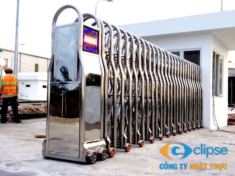 Cổng xếp inox 304 cao cấp