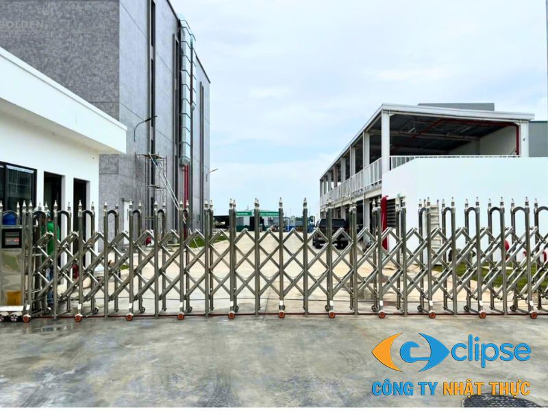 Đơn vị lắp đặt cổng xếp inox Hà Nội uy tín, chất lượng