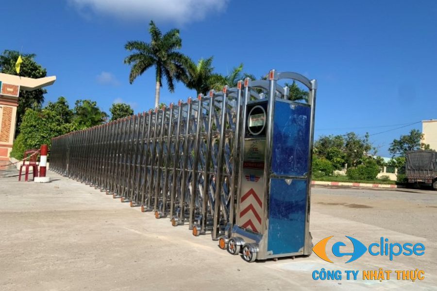 Cổng xếp inox Hải Dương là lựa chọn tối ưu cho mọi công trình