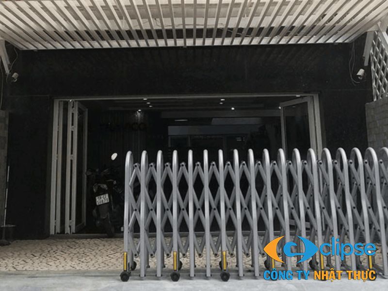Mẫu cổng xếp inox 201 tiết kiệm