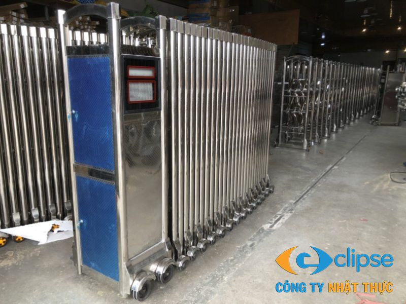 Cổng xếp inox rất phù hợp với môi trường Thanh Hóa