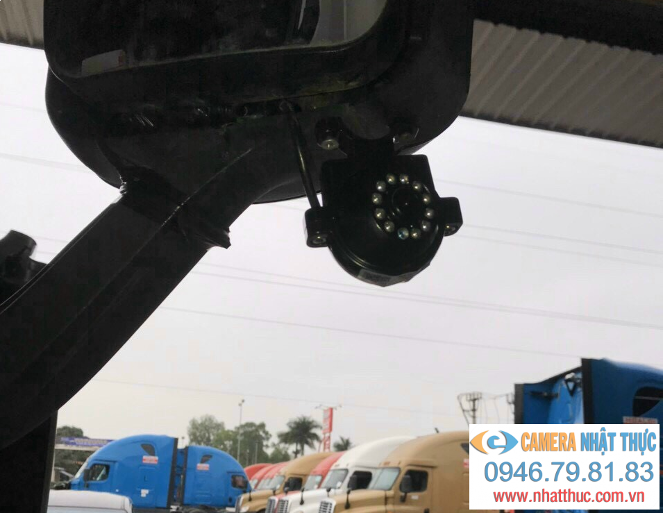 Lắp đặt camera bên tai gương giám sát sườn xe