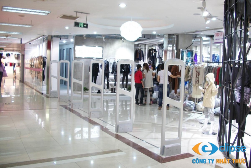 Quy trình thi công cổng từ an ninh tại Nhật Thực được chuẩn hóa, đảm bảo tiến độ nhanh chóng, chính xác