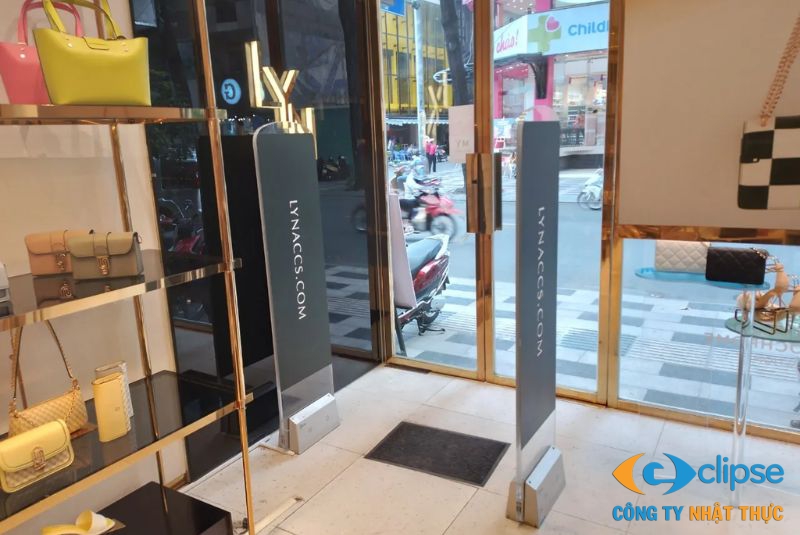 Các cửa hàng, siêu thị tại Bình Dương có nhu cầu lắp cổng từ an ninh rất lớn