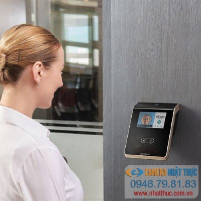 máy nhận diện khuôn mặt