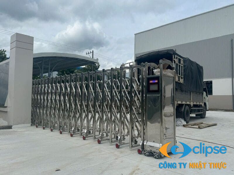 Báo giá cổng xếp tự động có ray và không ray sẽ được cung cấp sau khi khảo sát tận nơi