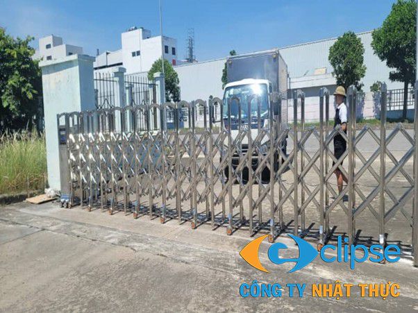 Các yếu tố môi trường và va chạm là nguyên nhân chủ yếu khiến cổng xếp tự động gặp sự cố