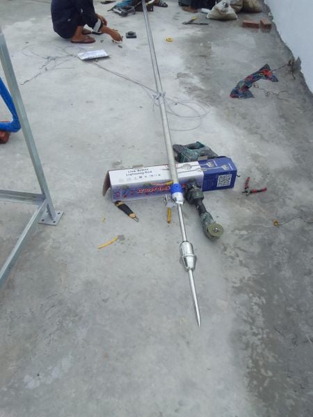 Lắp đặt kim thu sét chính xác an toàn tuyệt đối cho mọi công trình.