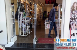 Lắp đặt cổng từ chống trộm và camera quan sát cho shop thời trang