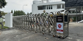 Cổng xếp Inox P-002