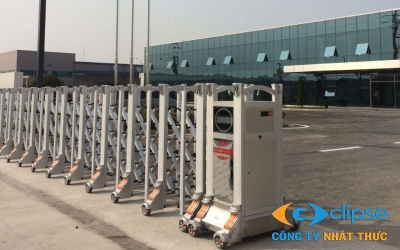 Hướng dẫn bảo dưỡng cổng xếp inox đúng kỹ thuật, bền đẹp theo thời gian