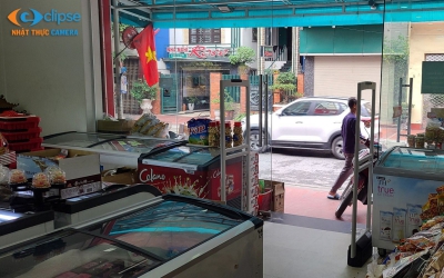 Hoàn thành lắp đặt cổng từ tại cửa hàng siêu thị, thời trang