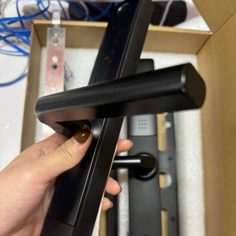 Khóa cửa nhôm thông minh GOMAN GM-SL283W