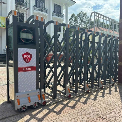 Cổng xếp hợp kim nhôm P-140