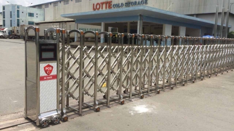 Cổng xếp Inox P-009