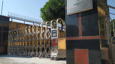 Cổng xếp Inox P-001